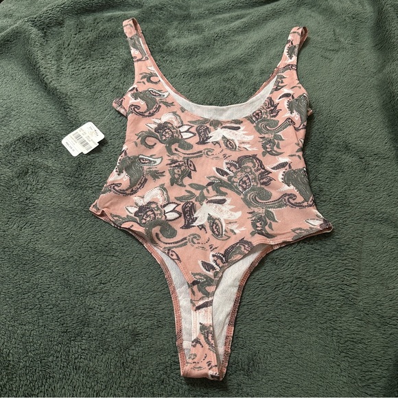 (SOLD) Free People ★ Mesh Floral Bodysuit - Picture 4 of 8